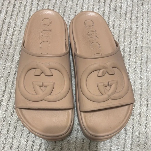 Gucci slides - Picture 1 of 4